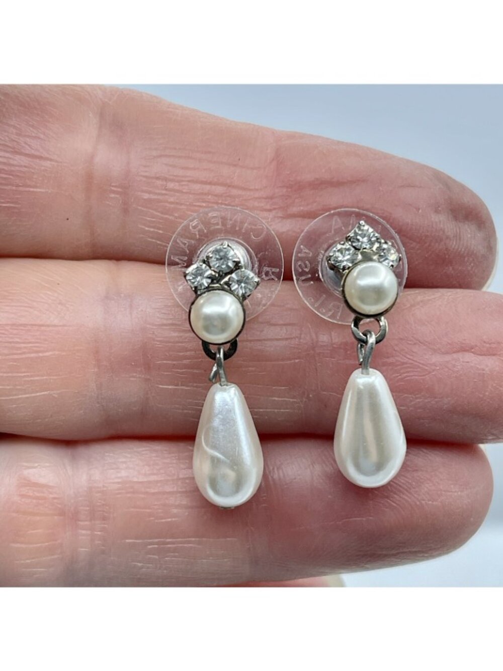 Teardrop Pearl Crystals Dangle Earrings Silver Tone Vintage Signed Cinerama USA - Picture 4 of 7